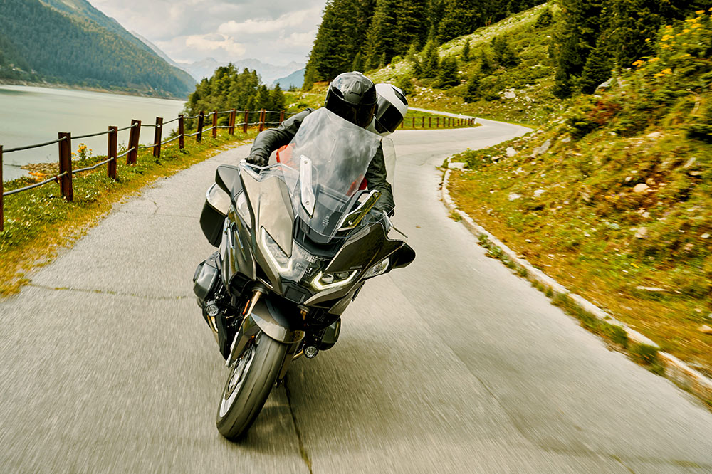 BMW ha renovado estéticamente su R 1250 RT para 2021