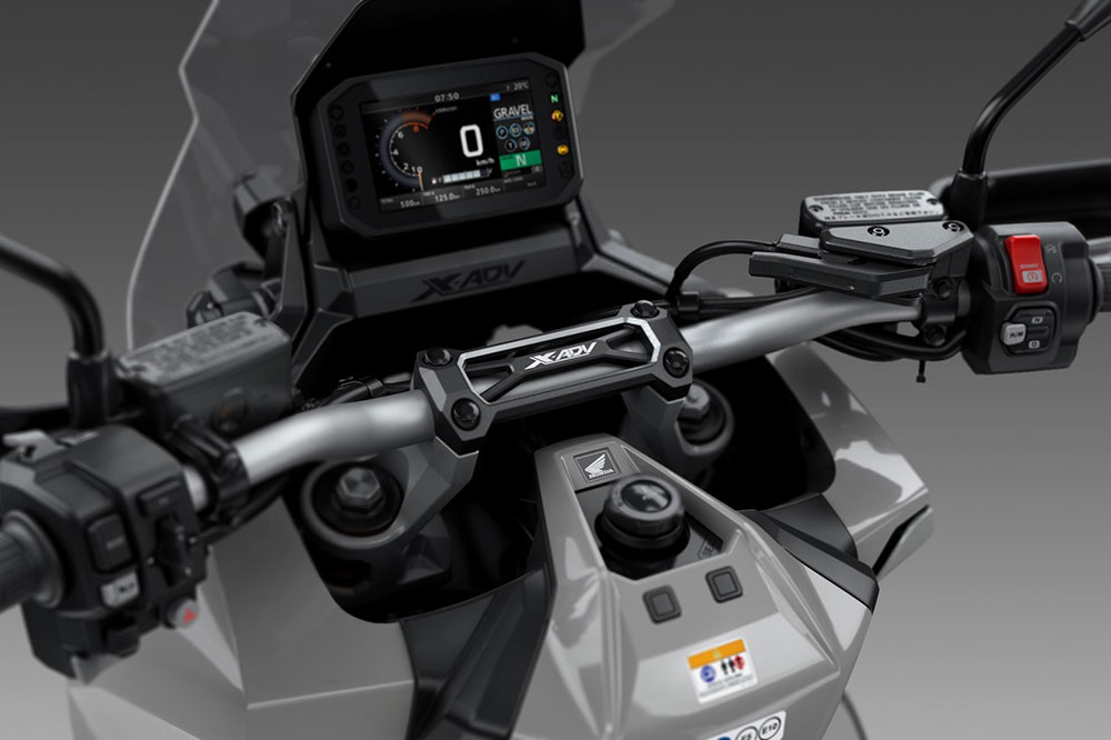 El cuadro de instrumentos del Honda X ADV es una pantalla TFT de 5 pulgadas