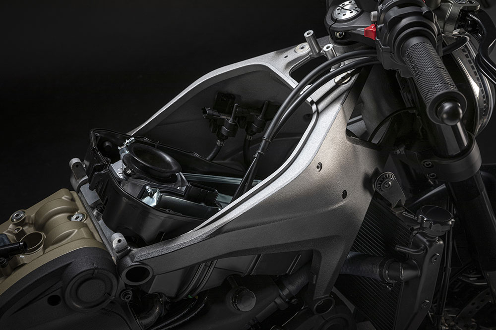 Chasis tipo Front Frame de aluminio con el motor portante en la Ducati Monster 2021