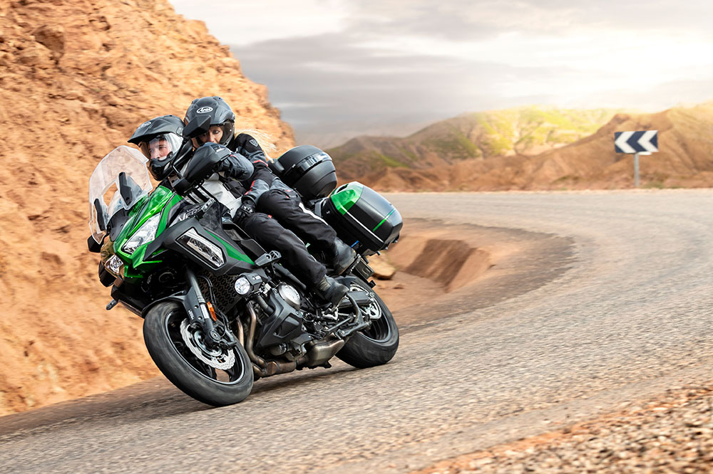 Con las nuevas suspensiones electrónicas Showa, la Kawasaki Versys 1000 SE da un paso de gigante en cuanto a sus capacidades ruteras