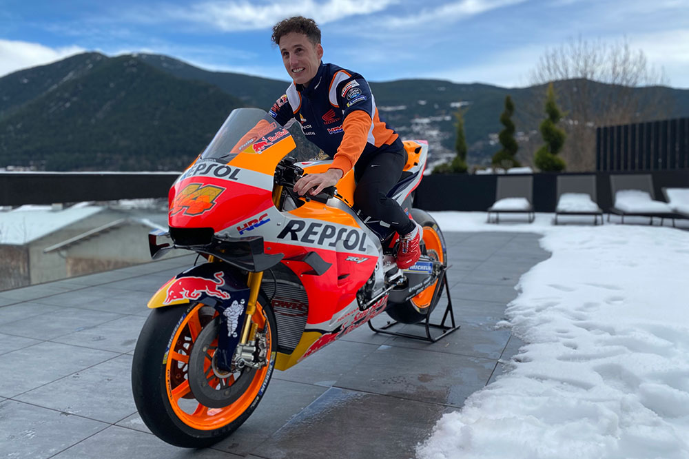 Pol Espargaró se viste de los colores del Repsol Honda HRC