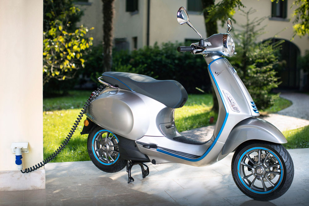 Piaggio, KTM, Honda y Yamaha firman un acuerdo para fabricar baterías intercambiables entre sus motos y scooter