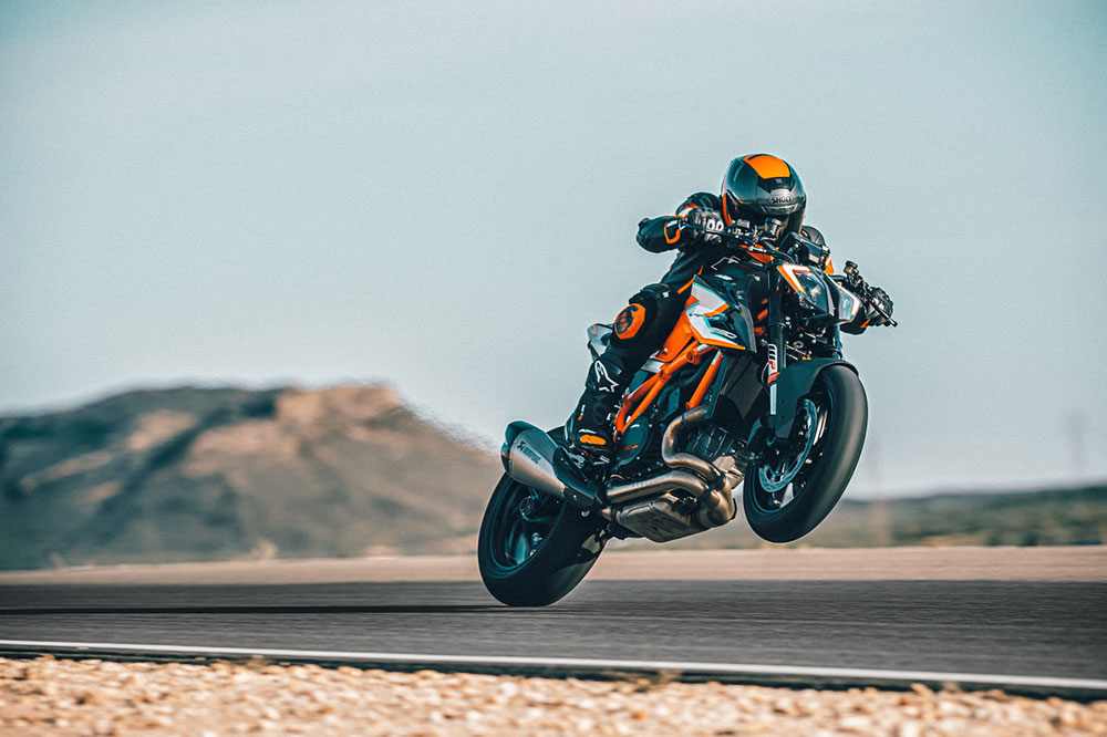 La KTM 1290 Super Duke RR es una edición limitada cargada de equipamiento y extras