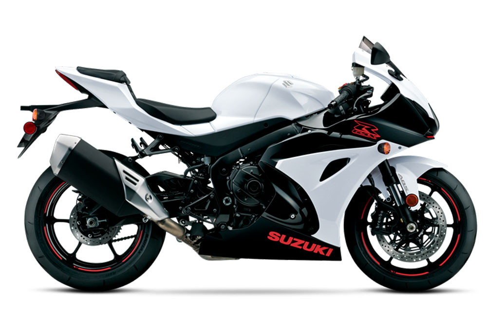 Según el mercado de origen las motos pueden tener grandes diferencias, por ejemplo los colores o especificaciones técnicas