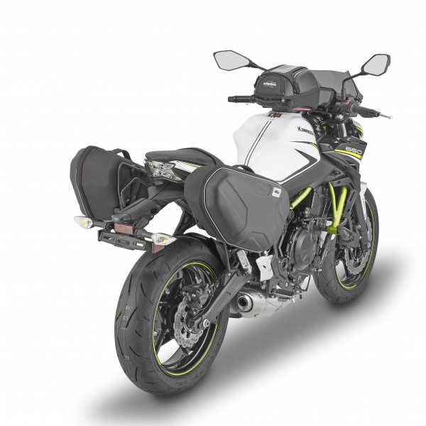 Kawasaki Z650 equipada con Kappa
