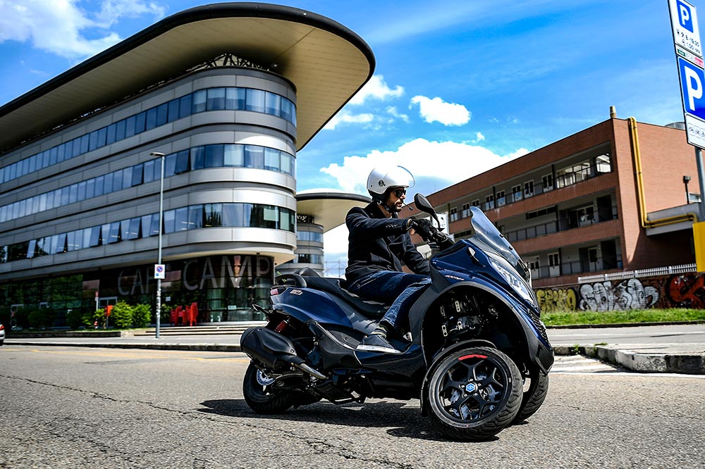 Piaggio MP3 2021