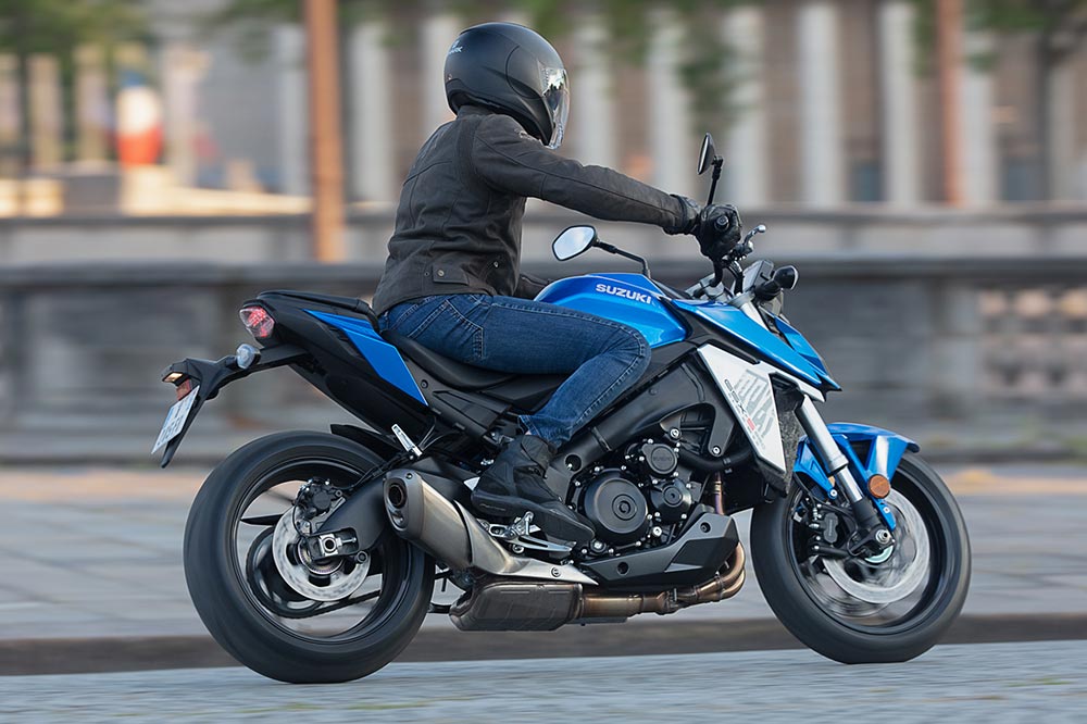 La Suzuki GSX 950S es una moto con un perfecto equilibrio entre dinamismo y facilidad de conducción