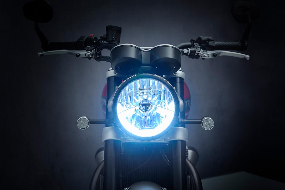 Faro delantero de corte clásico y tecnología del Siglo XXI