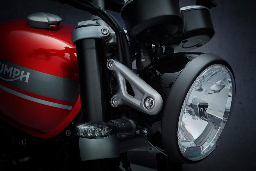 La mires por donde la mires, la Triumph Speed Twin está llena de detalles