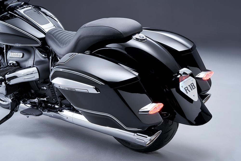 Detalle de las maletas de la BMW R 18 Bagger
