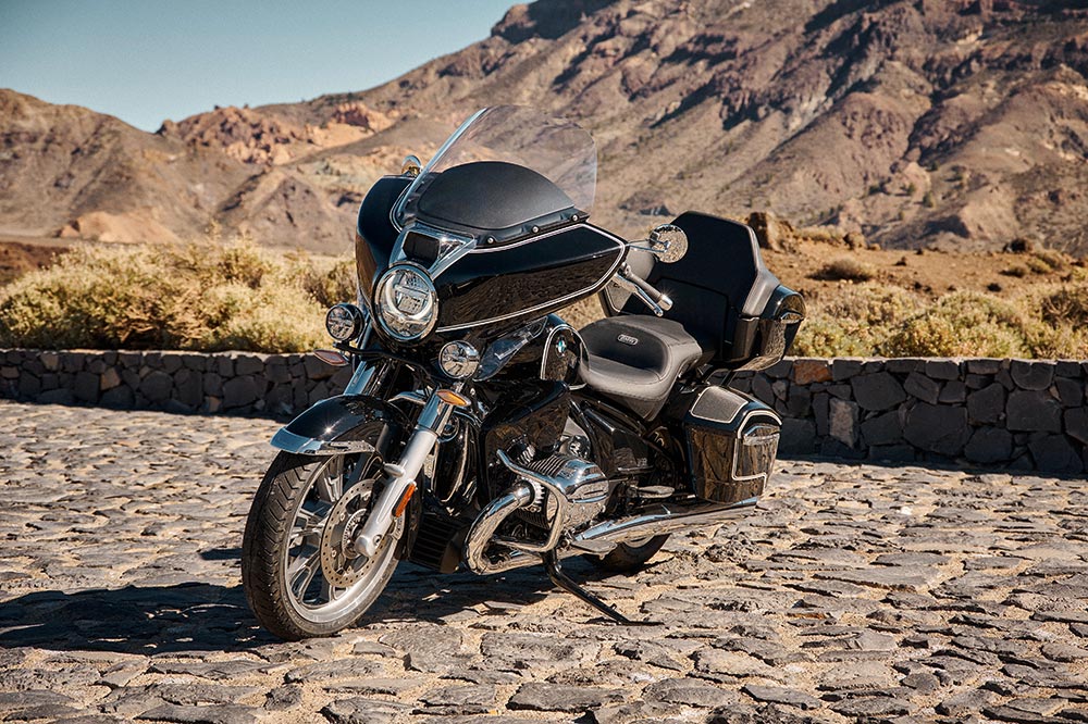 BMW quiere colar un gol en casa de Harley Davidson con una custom touring de corte muy americano