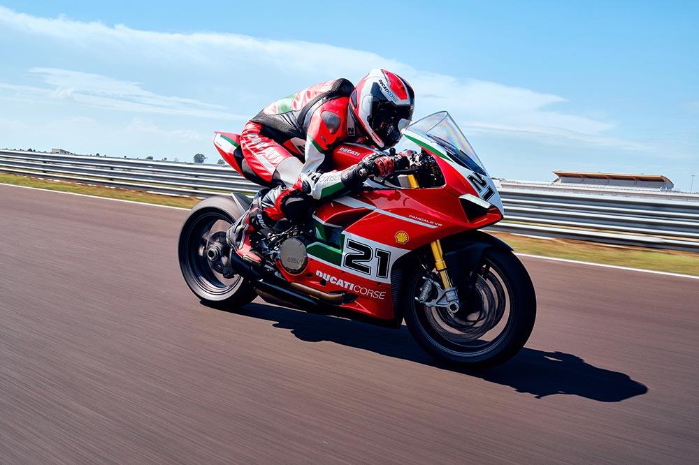 Los modos de conducción y asistencias electrónicas permiten afinar al máximo la Panigale V2