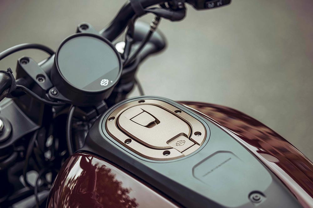 El cuadro de instrumentos de la Harley Davidson Sportster S es una pantalla redonda TFT
