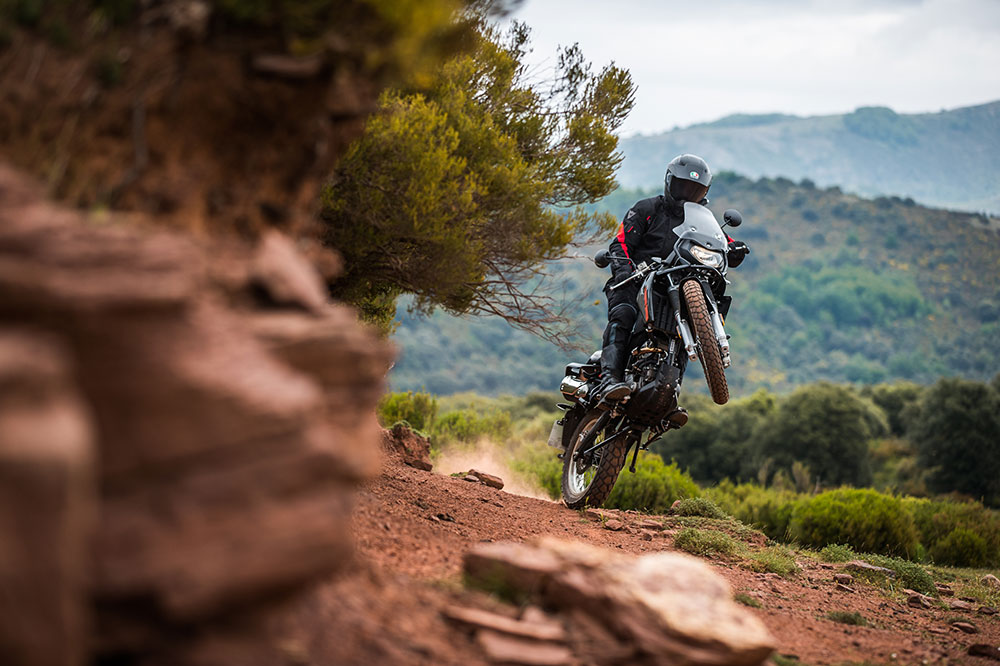 La Malaguti Dune X 125 es más campera gracias a su rueda delantera de 21