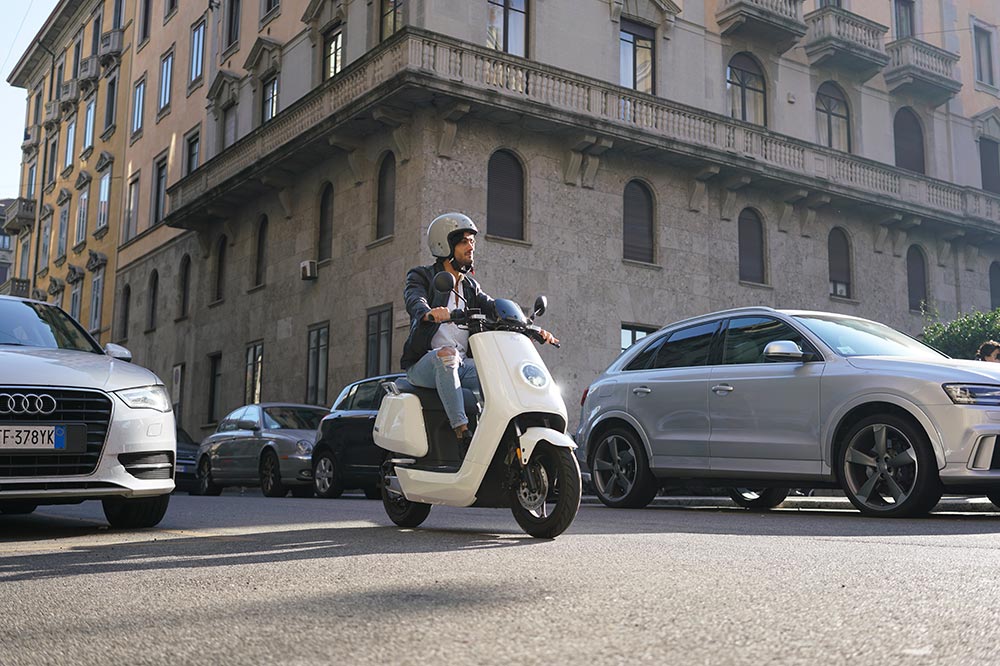 Consejos para mejorar la seguridad de las motos frente a los coches