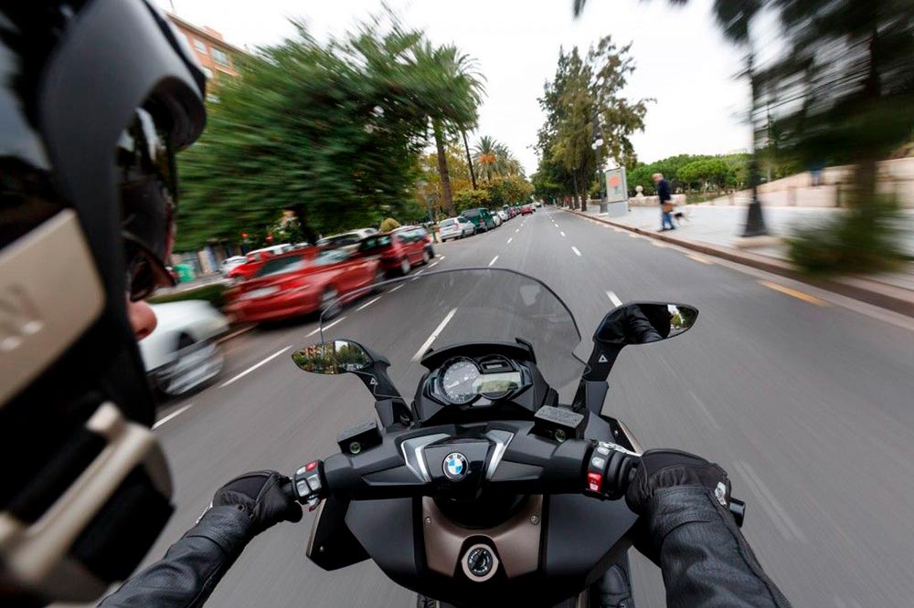 Los enemigos de las motos y scooter