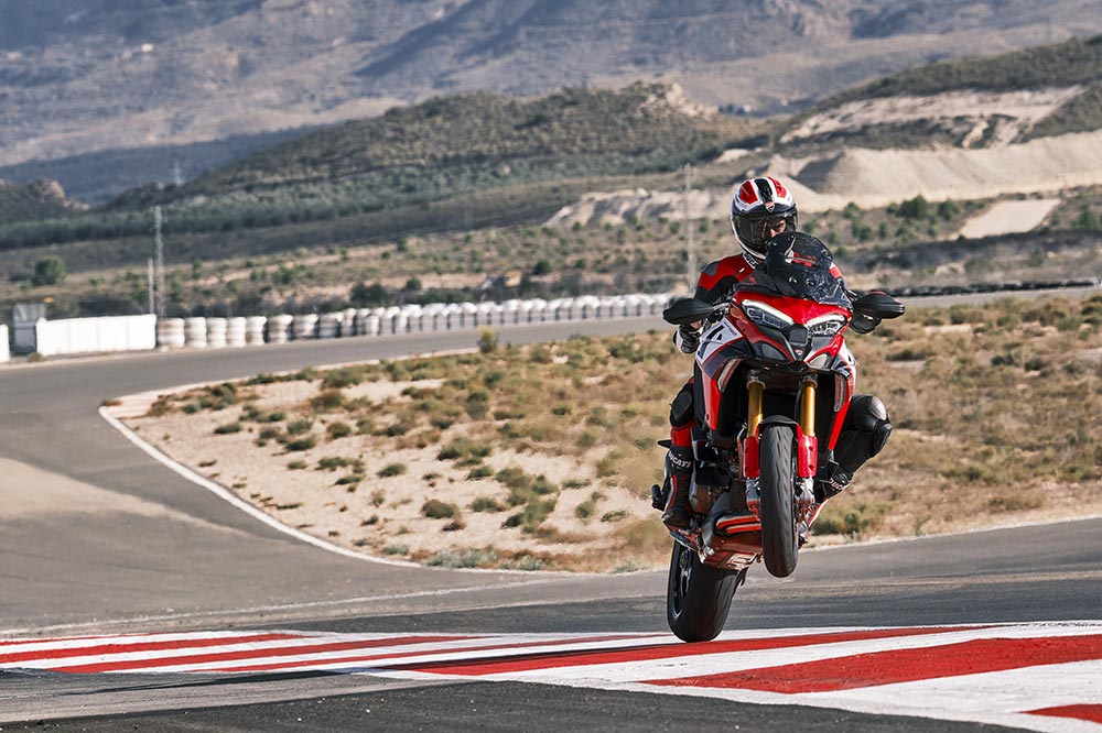 Ducati ha buscado la máxima deportividad a esta trail asfáltica de turismo