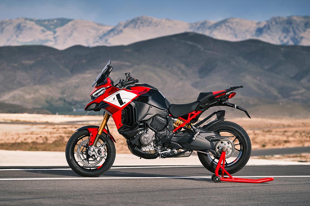 La geometría de la moto y su ergonomía es diferente de la versión estándar