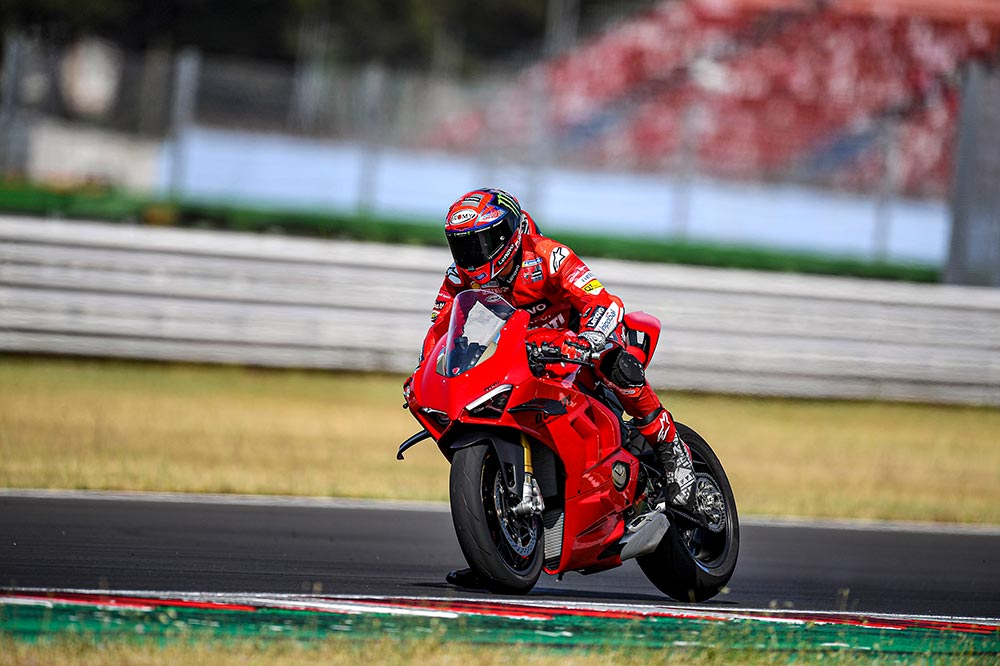 Una plataforma inercial de seis ejes es la base de la electrónica de la Panigale
