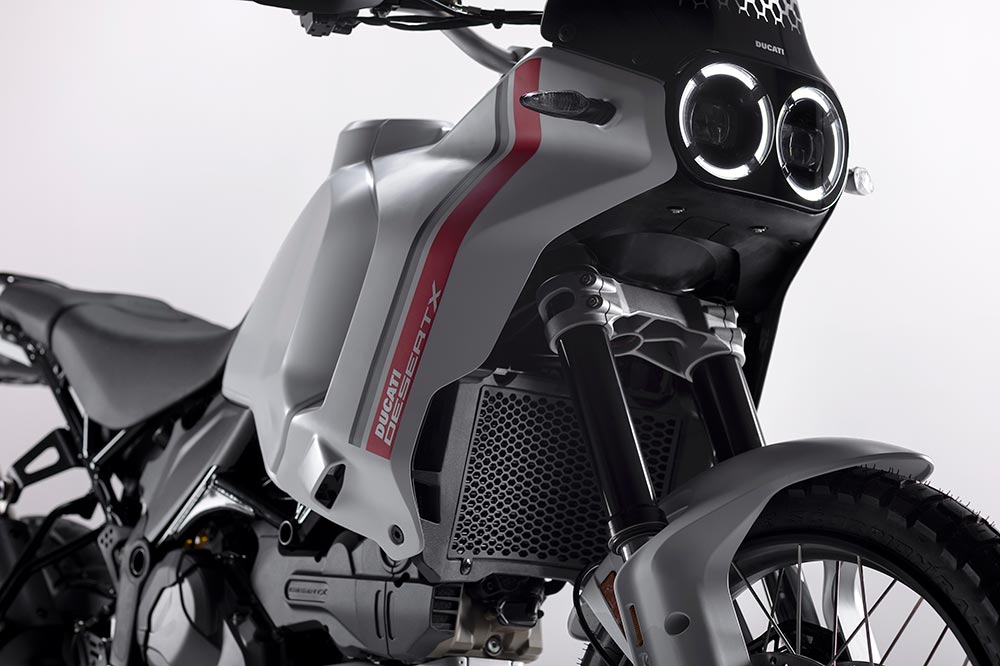 Ducati ha confiado en elementos KYB para las suspensiones de su DesertX
