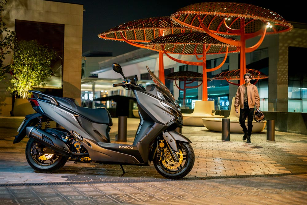 El X Twob es un scooter 125 de tipo GT con un precio más reducido
