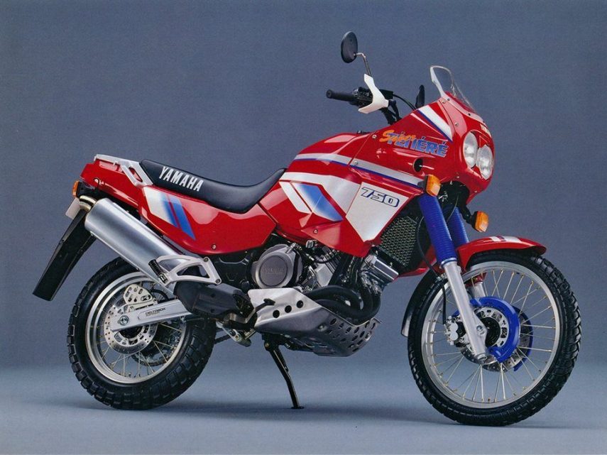 Motos como la Yamaha Super Tenere podrán seguir circulando por Madrid hasta 2025