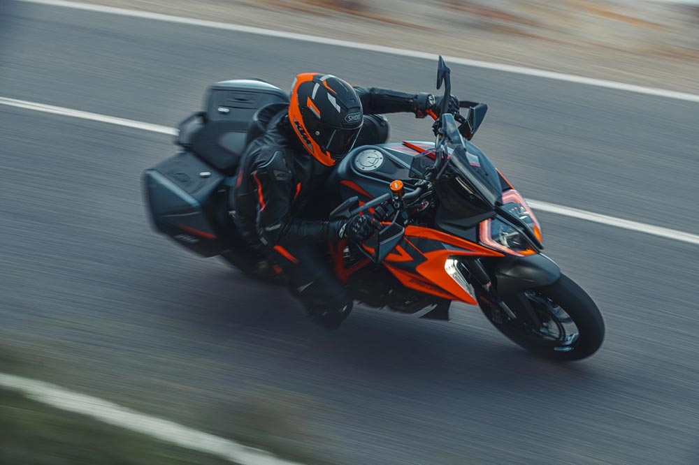 Las suspensiones activa de la Super Duke GT se adaptarán a tus necesidades de carga con o sin pasajero