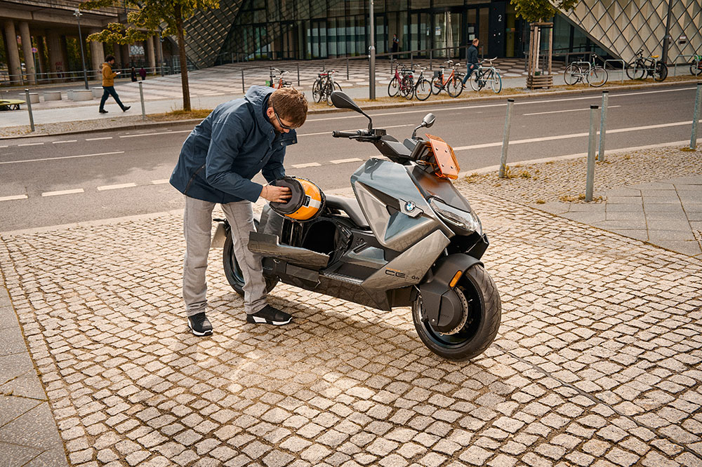BMW CE 04 Scooter Electrico
