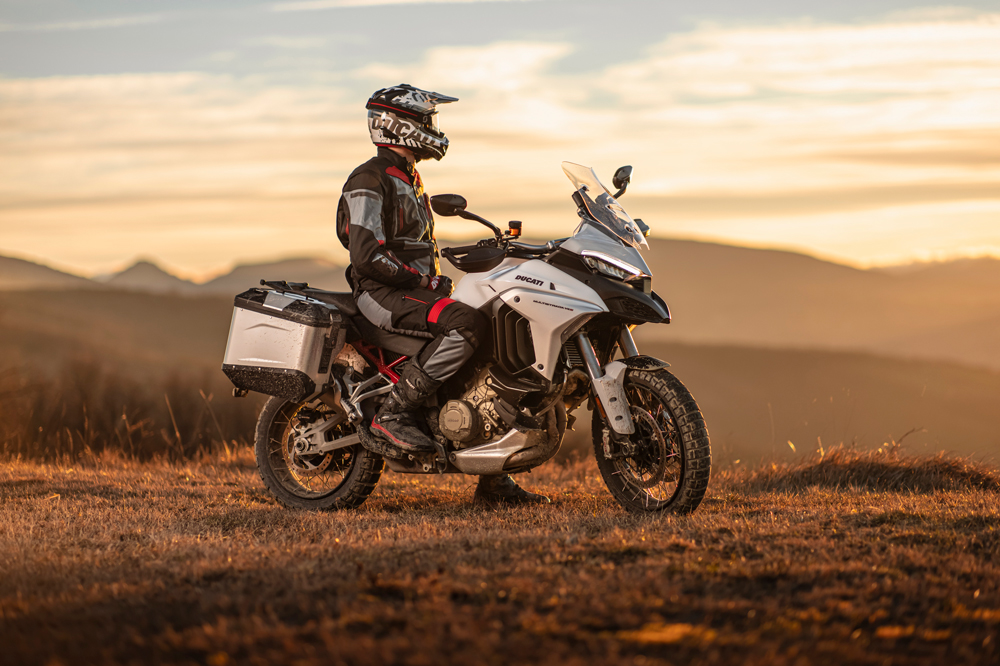 Ducati ha introducido algunas novedades en la electrónica y equipamiento de su Multistrada más grande