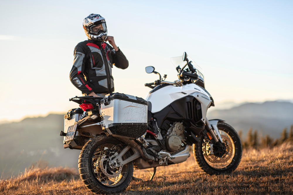 La Multistrada defiende su exclusividad frente a BMW, KTM o Triumph