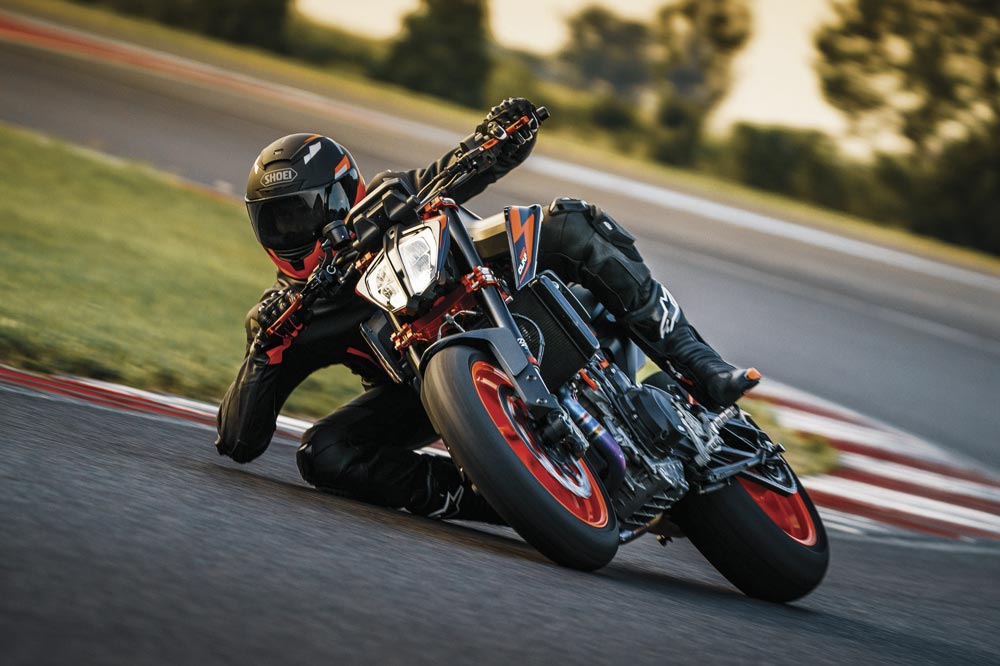 La KTM 890 Duke es una de las referencias entre las motos naked más deportivas