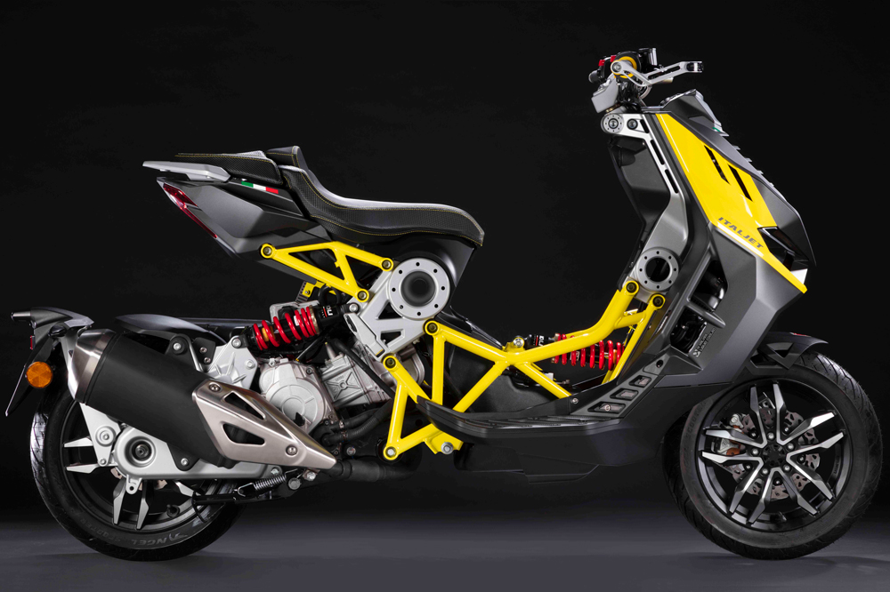 Es impresionante el chasis multitubular del Italjet Dragster