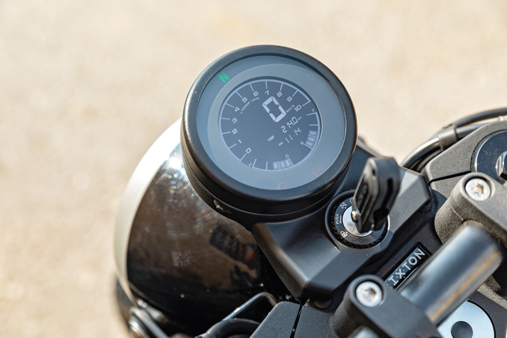Cuadro de instrumentos de la Brixton Crossfire 125