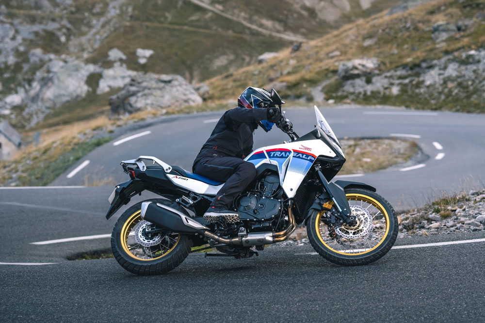 Desde sus orígenes el hábitat de la Transalp fueron las carreteras de montaña