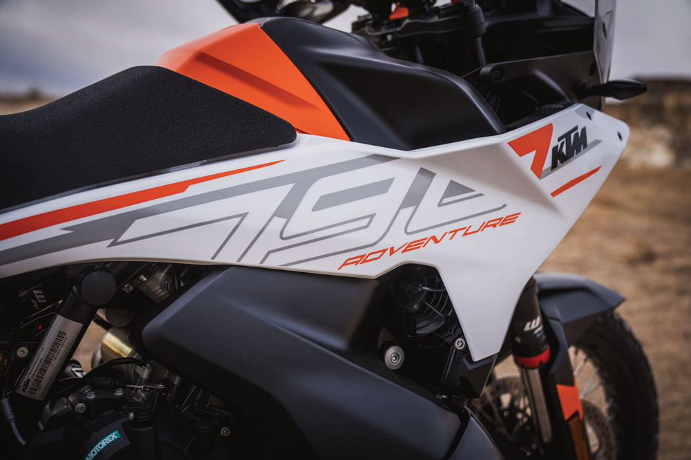 ¿Por qué una 790 si ya existe una 890?