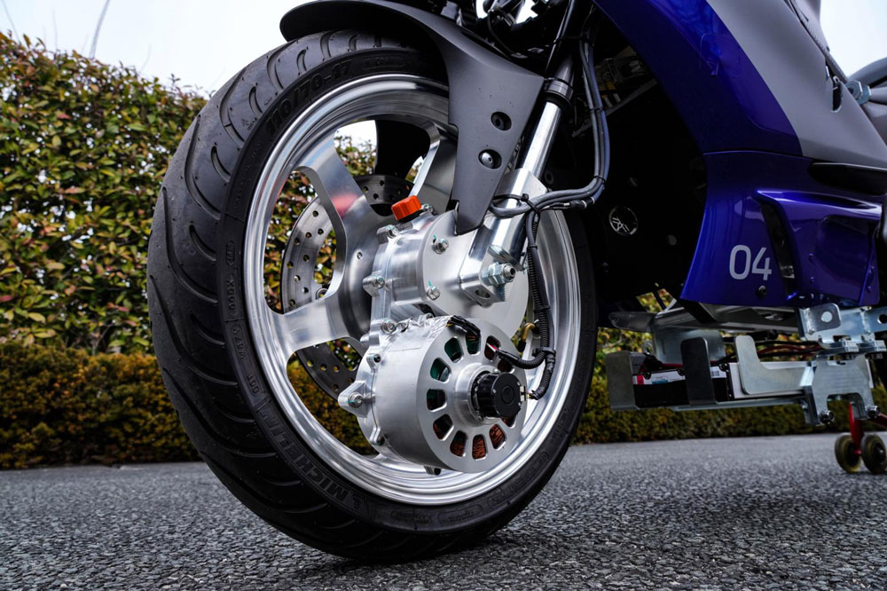 Elementos mecánicos permiten que la moto permanezca en equilibrio