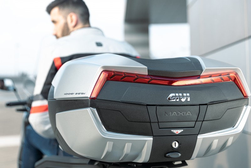 Top case Maxia 5 de Givi: bienvenido al futuro