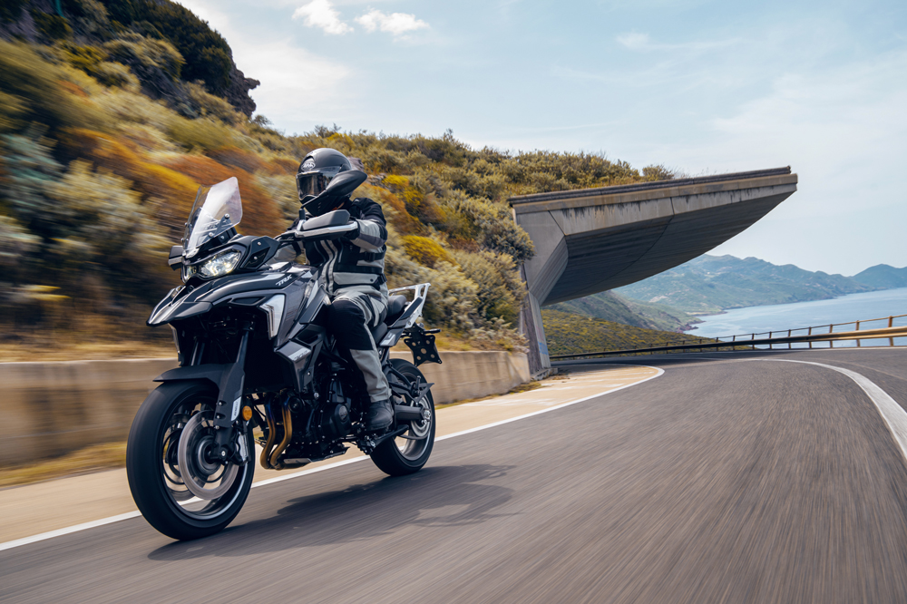 La Benelli TRK 702 es la versión de carretera