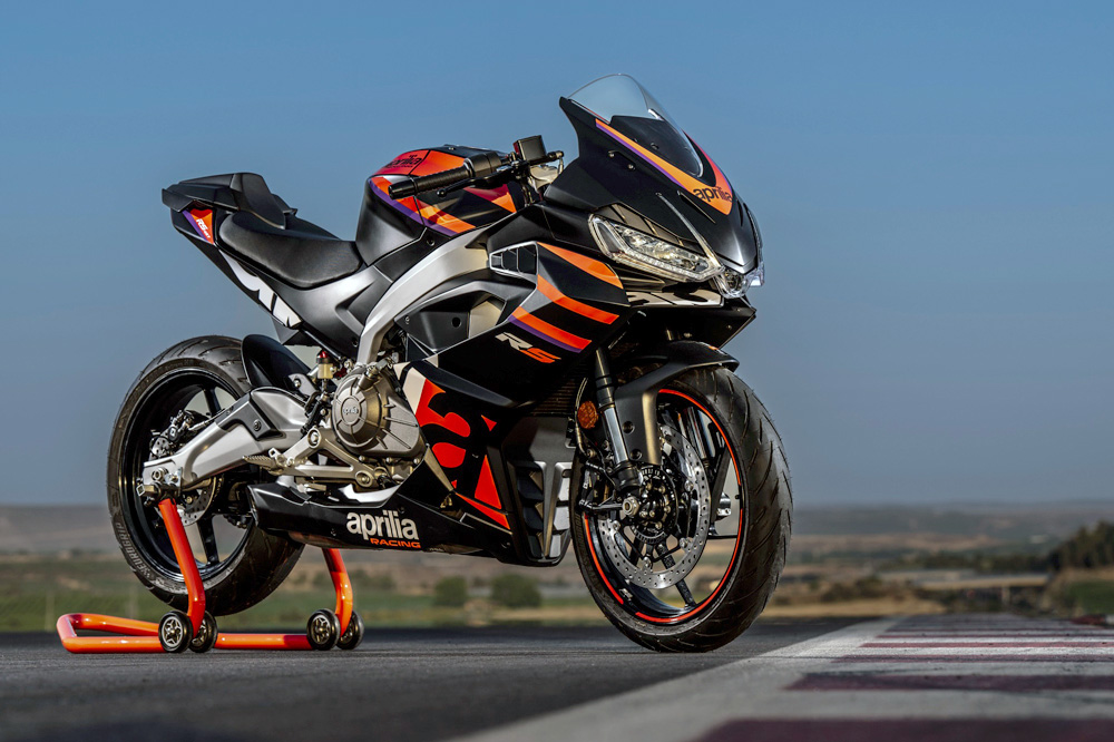 Una estética impactante para una moto 100 por cien deportiva.