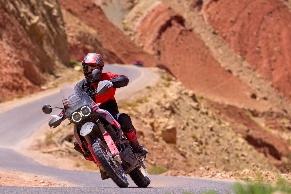 Una moto completamente inspiradora para viajes de aventura