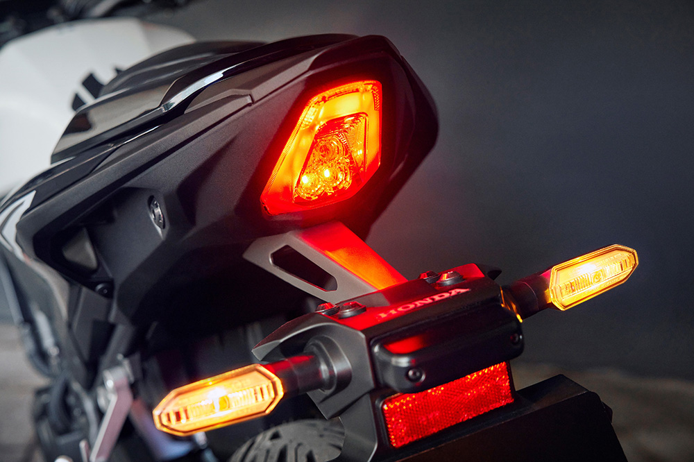 Toda la iluminación de la Hornet 500 es de LED.