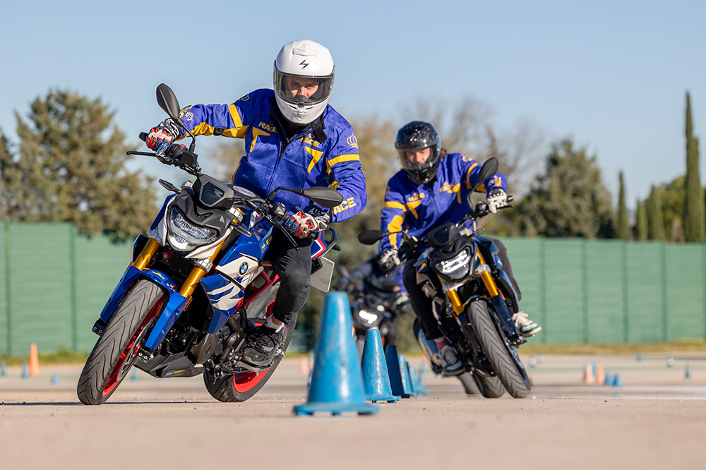 Cursos de conducción segura de motos BMW