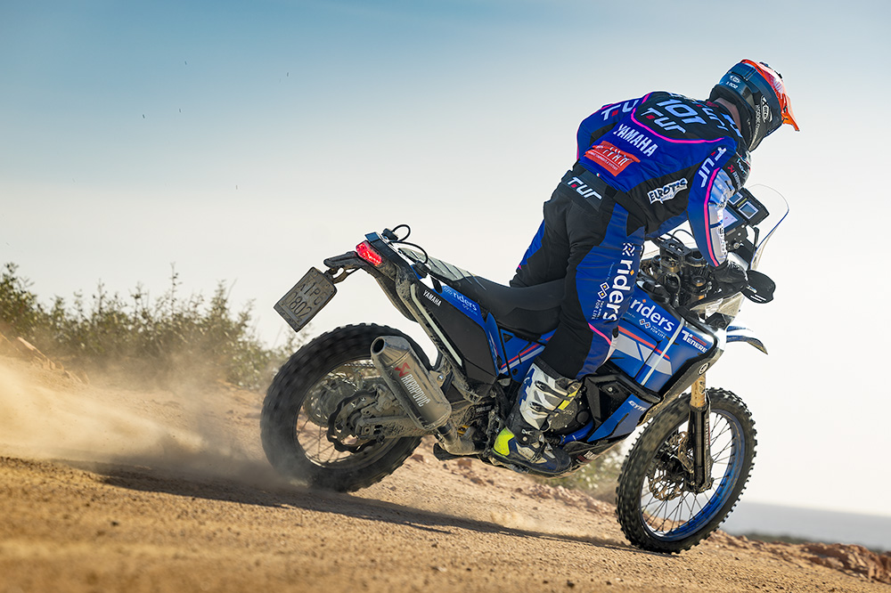 Puedes encontrar toda la información sobre estos kits para Yamaha Tenere en los concesionarios de la marca de los diapasones.