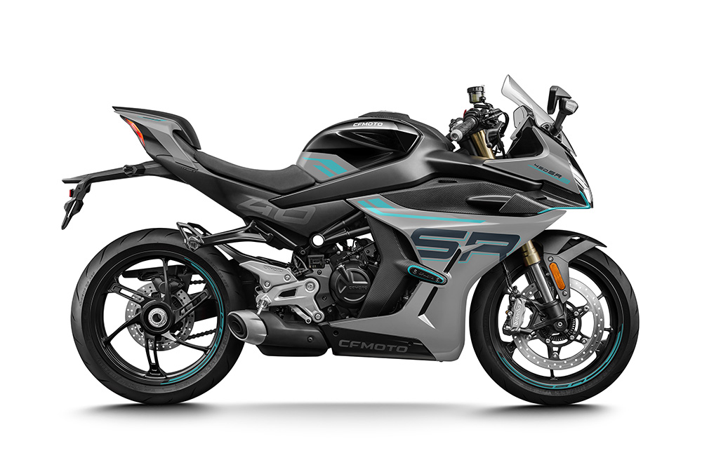 El basculante monobrazo de aluminio es una característica poco frecuente en motos de esta categoría