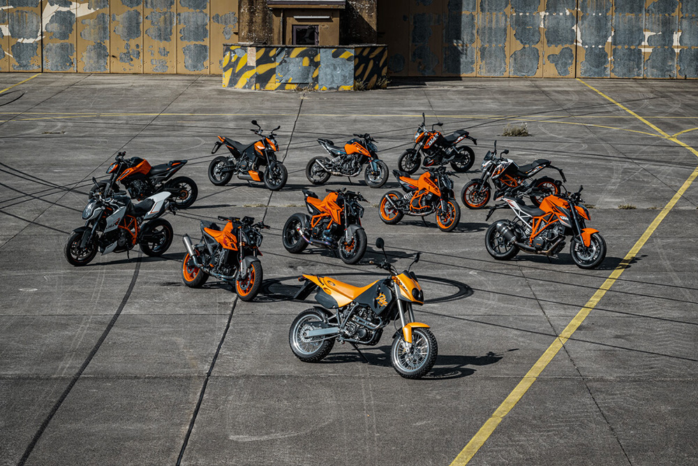 30 años de las KTM Duke