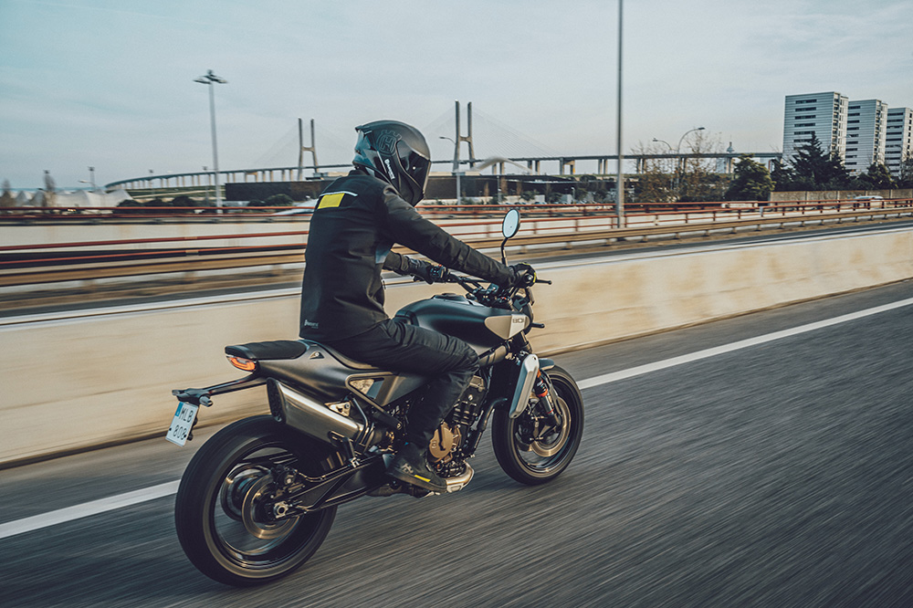 El precio de la Husqvarna Svartpilen 801 es de 11.949 euros