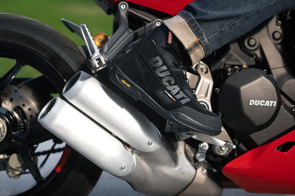 Botas Company C4 Ducati