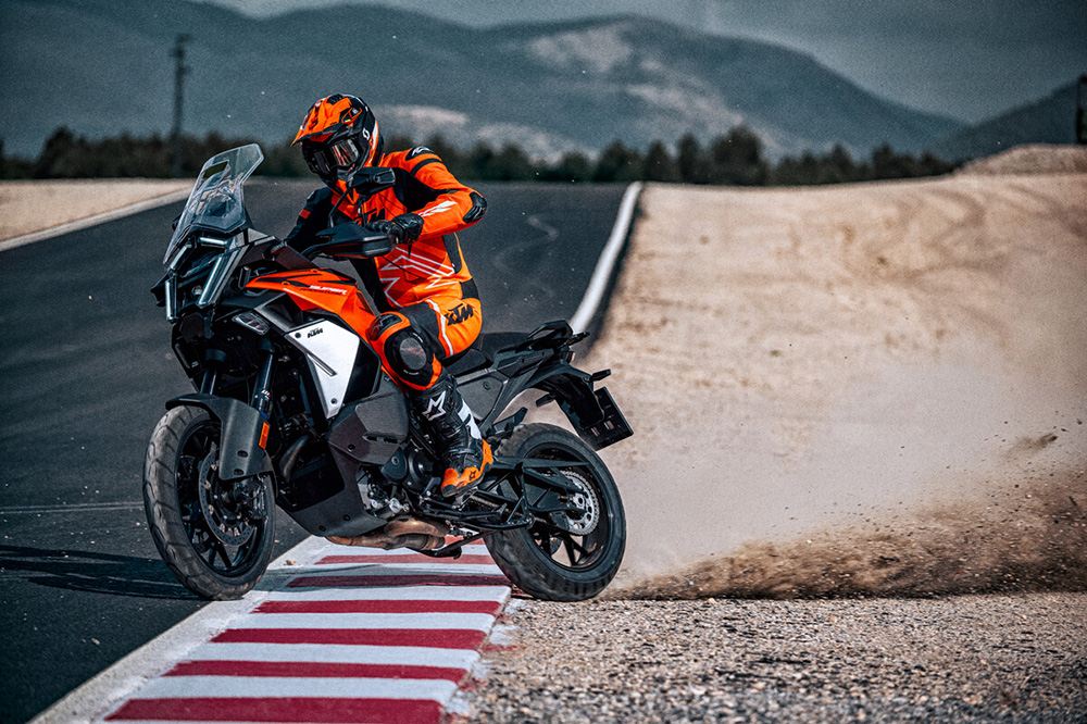 KTM 1390 Super Adventure S EVO 2025