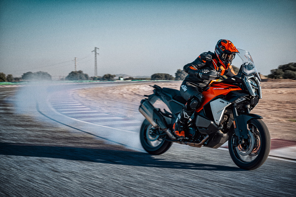 Estas motos trail de asfalto son las nuevas sport turismo.