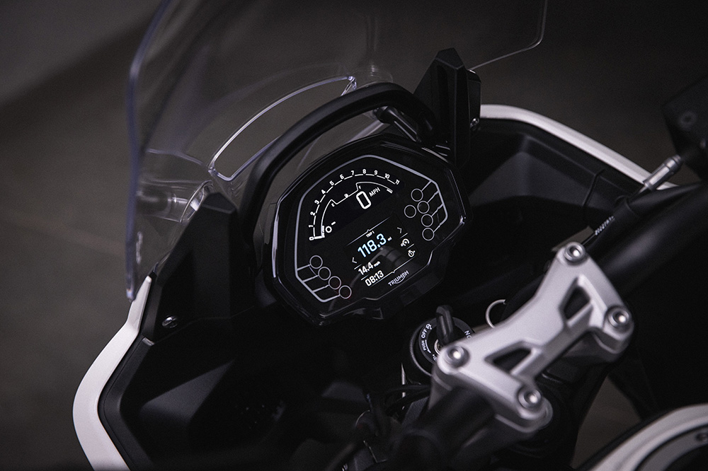 Detalle del cuadro de instrumentos de la nueva Triumph Tiger Sport 660.